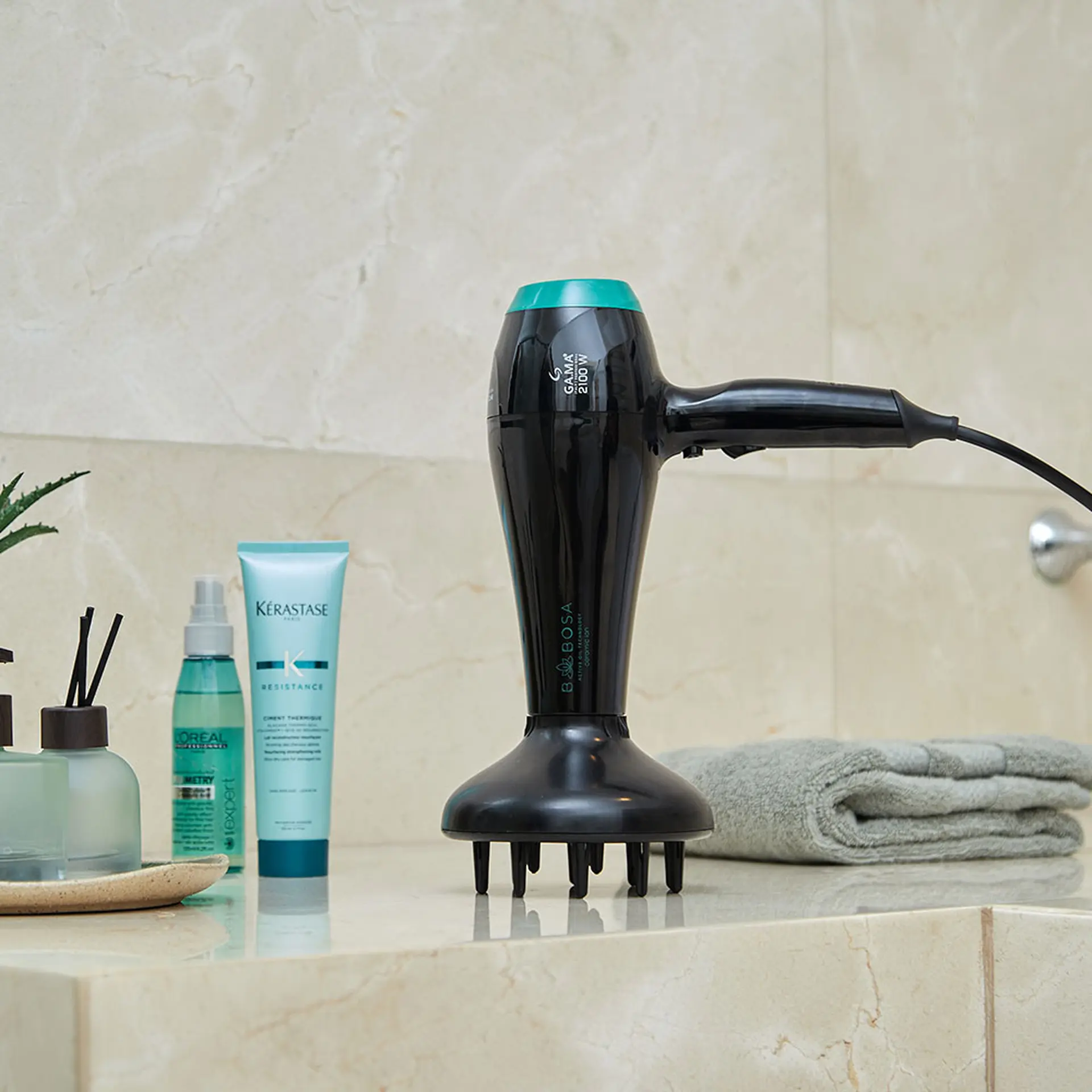 Secador de Cabelo Gama Babosa Ceramic Íon Antifrizz Motor AC Profissional - Preto/Verde - 110 Volts