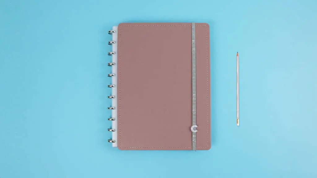 Caderno Inteligente Chic Nude 60 Folhas com Pauta e 20 Folhas Lisas