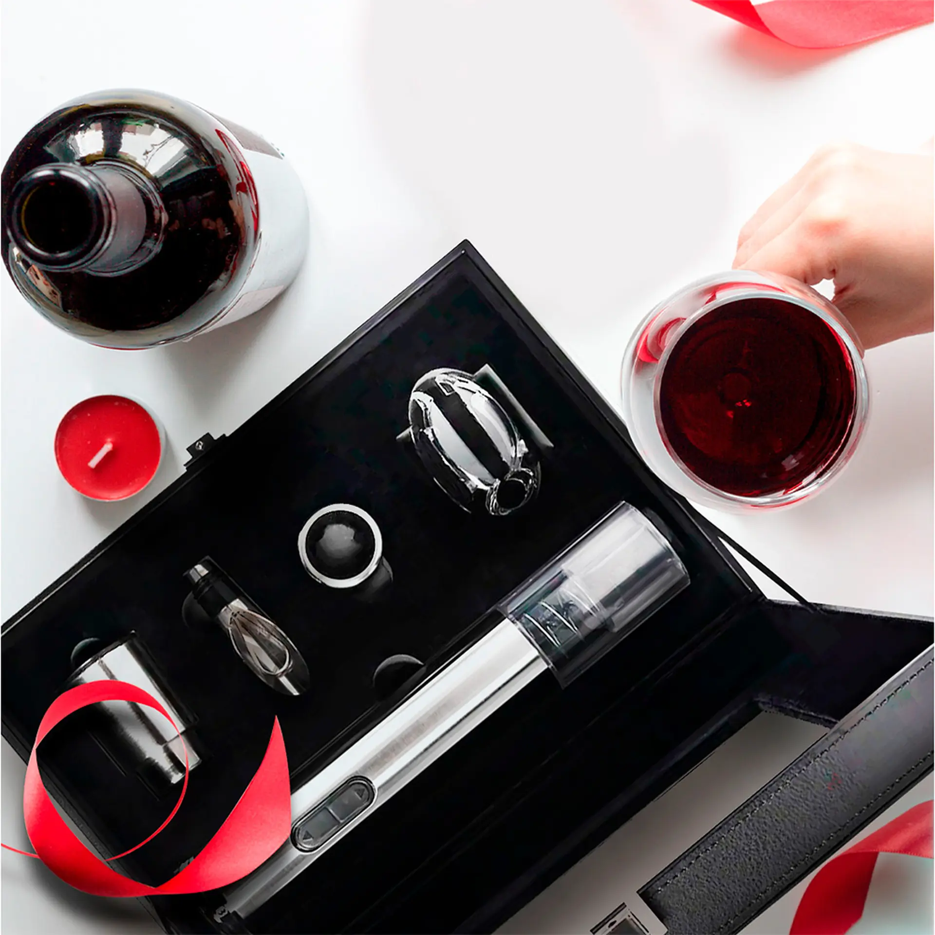 Kit para Vinho Oster Inspire com 4 Acessórios e Estojo - Inox/Preto