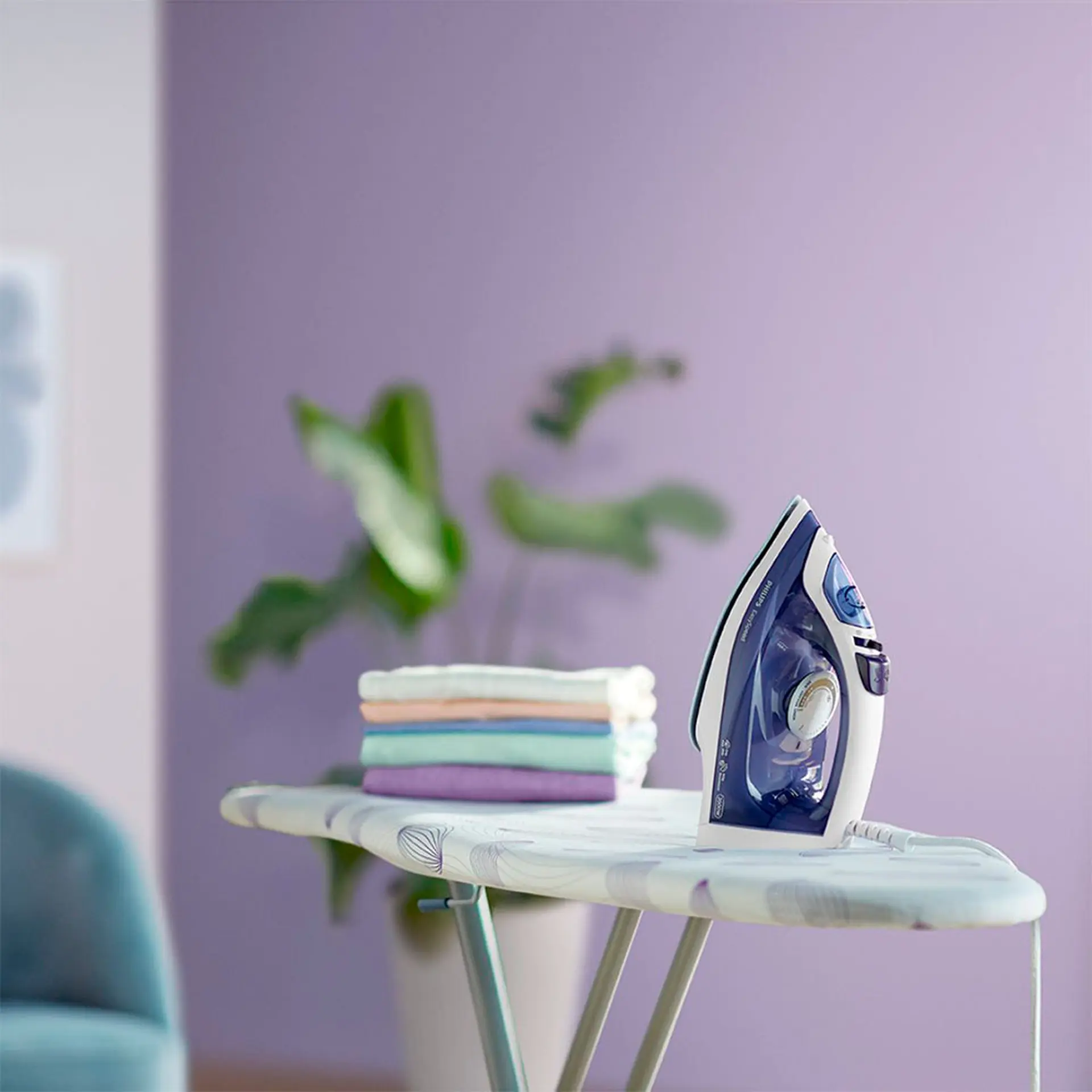 Ferro de Passar a Vapor Philips Walita EasySpeed GC1752 1400W com Modo Eco - Branco/Roxo - 220 Volts