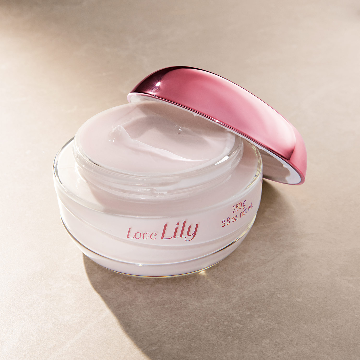 Creme Acetinado Desodorante Hidratante Corporal Love Lily 250g