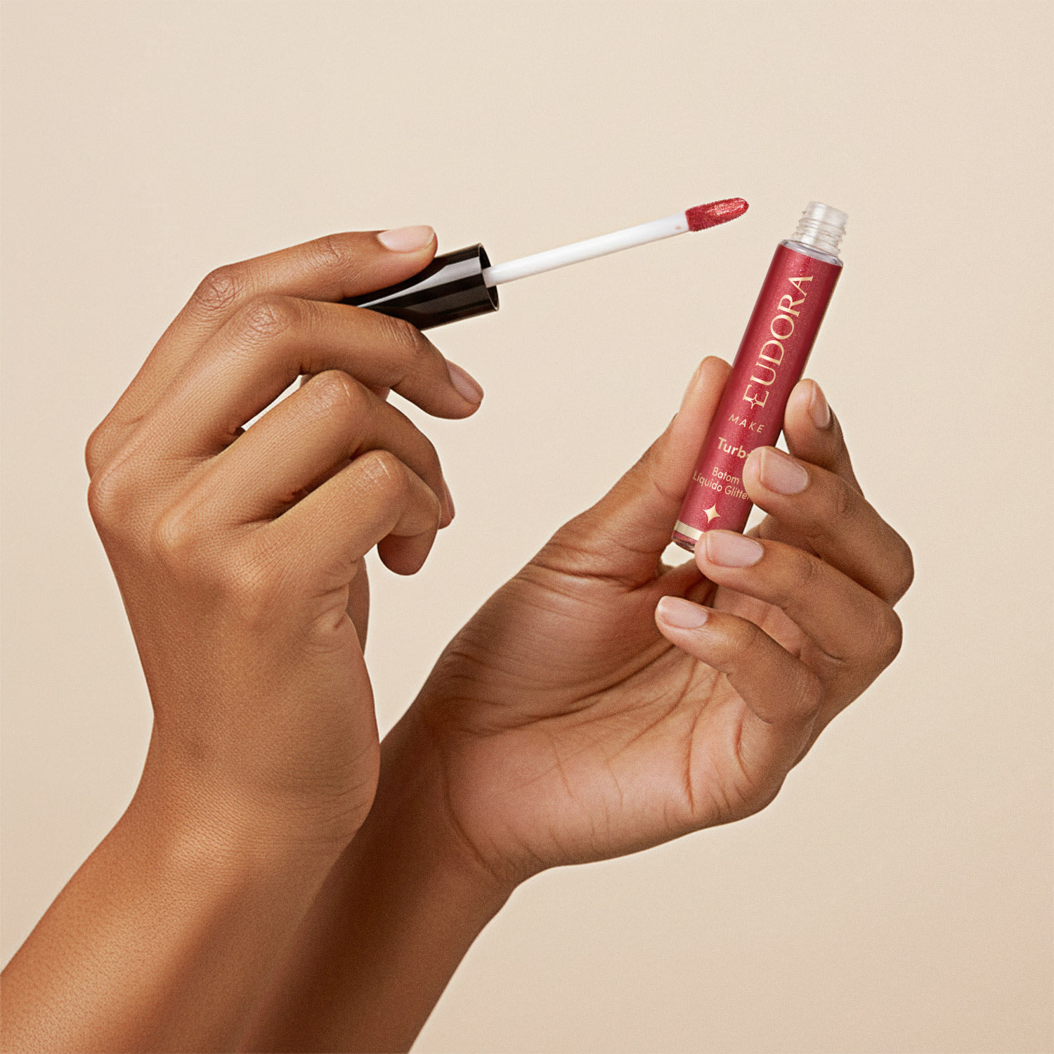 Batom Líquido Vermelho Glitter Magic Eudora Make Turbo 5,2ml