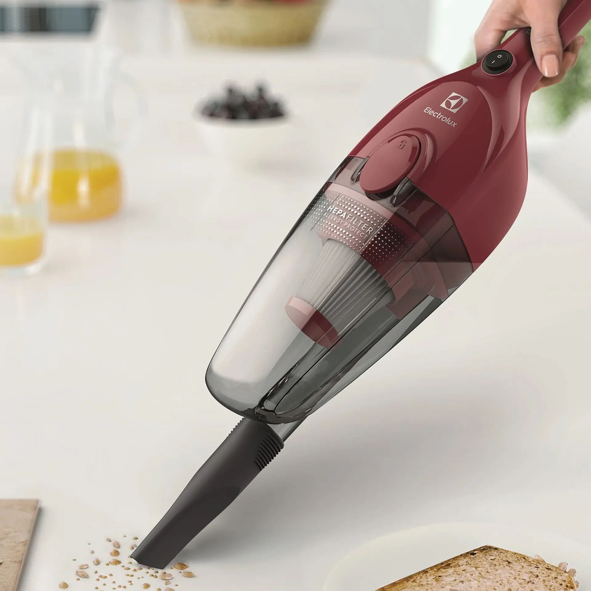 Aspirador de Pó Electrolux 1000W 1,2L Filtro HEPA STK13 - Vermelho - 110 Volts