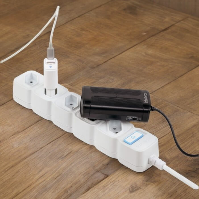 Protetor Eletrônico 5 Tomadas Wi Fi Preto EWS 305 Intelbras