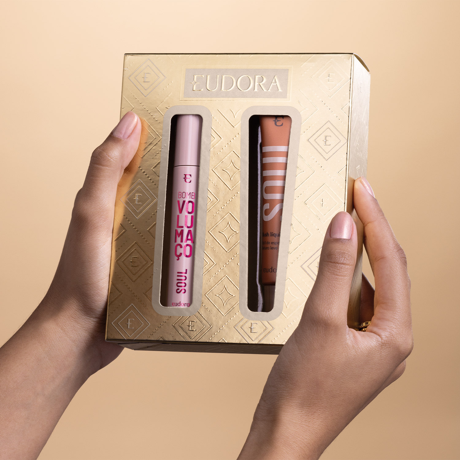 Kit Presente de Natal Eudora Soul: Máscara De Cílios Volumaço 10g + Blush Líquido Pêssego Saudável 15ml