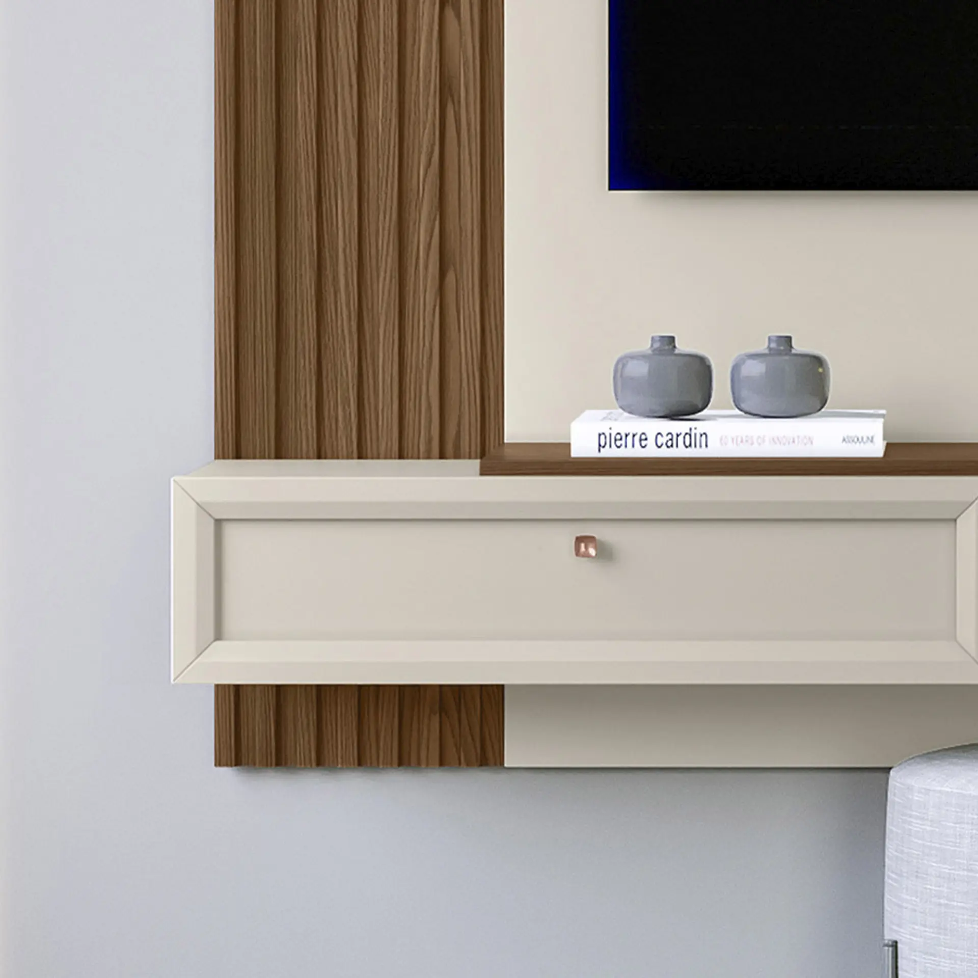 Painel para TV até 55” 1 Porta Basculante Alvorada Linea Brasil - Freijo/Off White