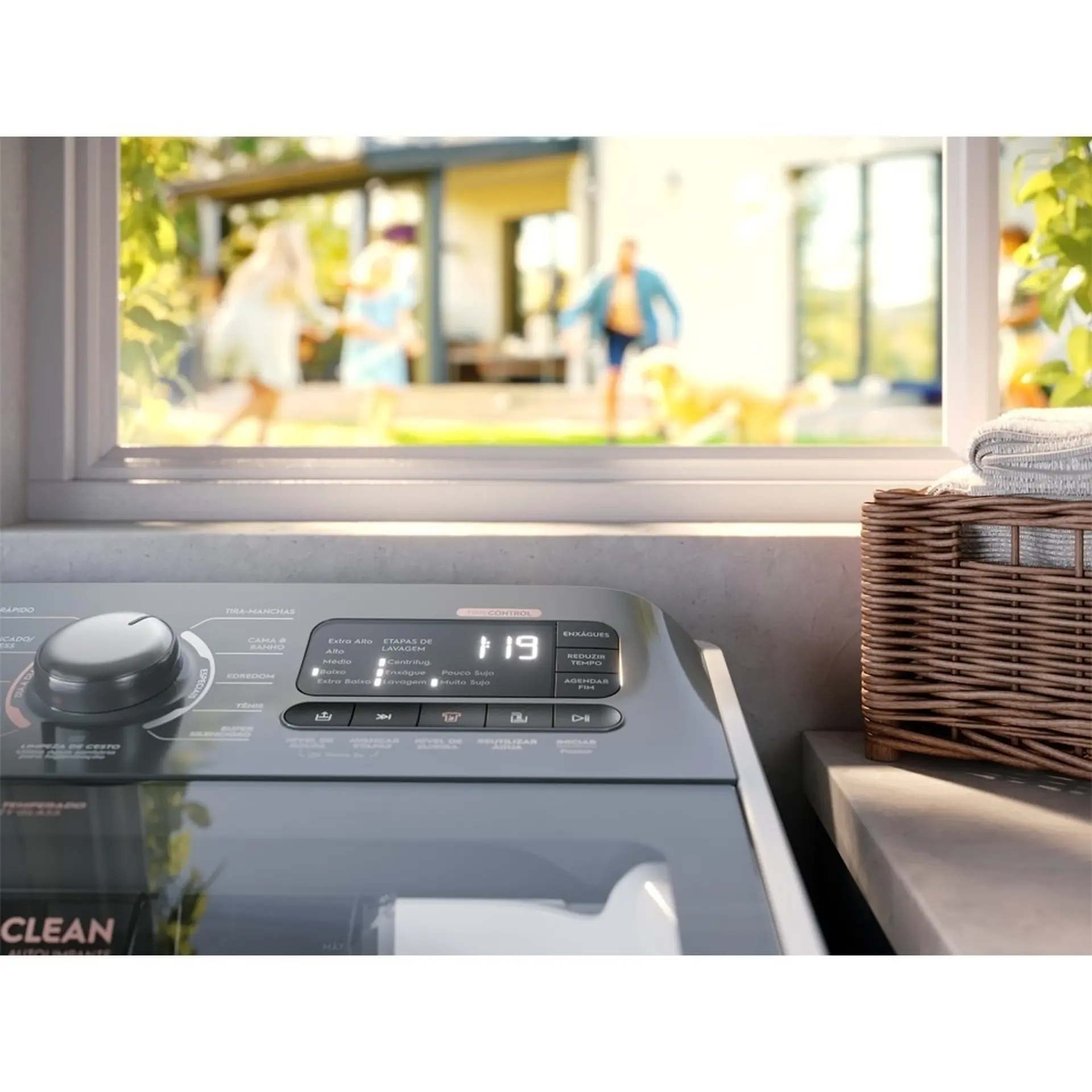 Máquina de Lavar Electrolux Premium Care com Cesto Inox 15kg 11 Programas LEC15 - Branco - 110 Volts