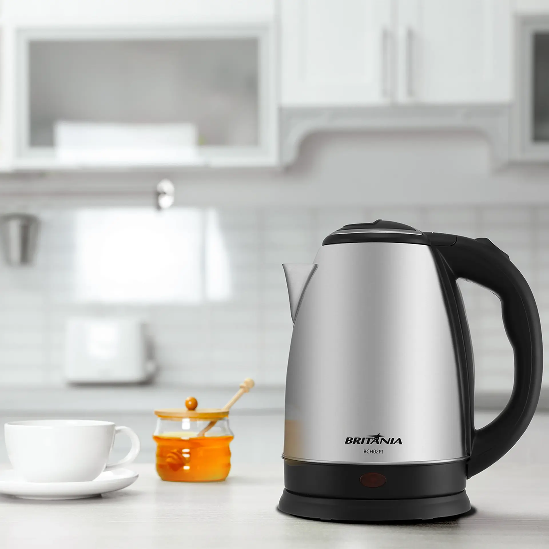 Chaleira Elétrica Britânia BCH02PI 1,8L 1250W - Inox/Preto - 220 Volts
