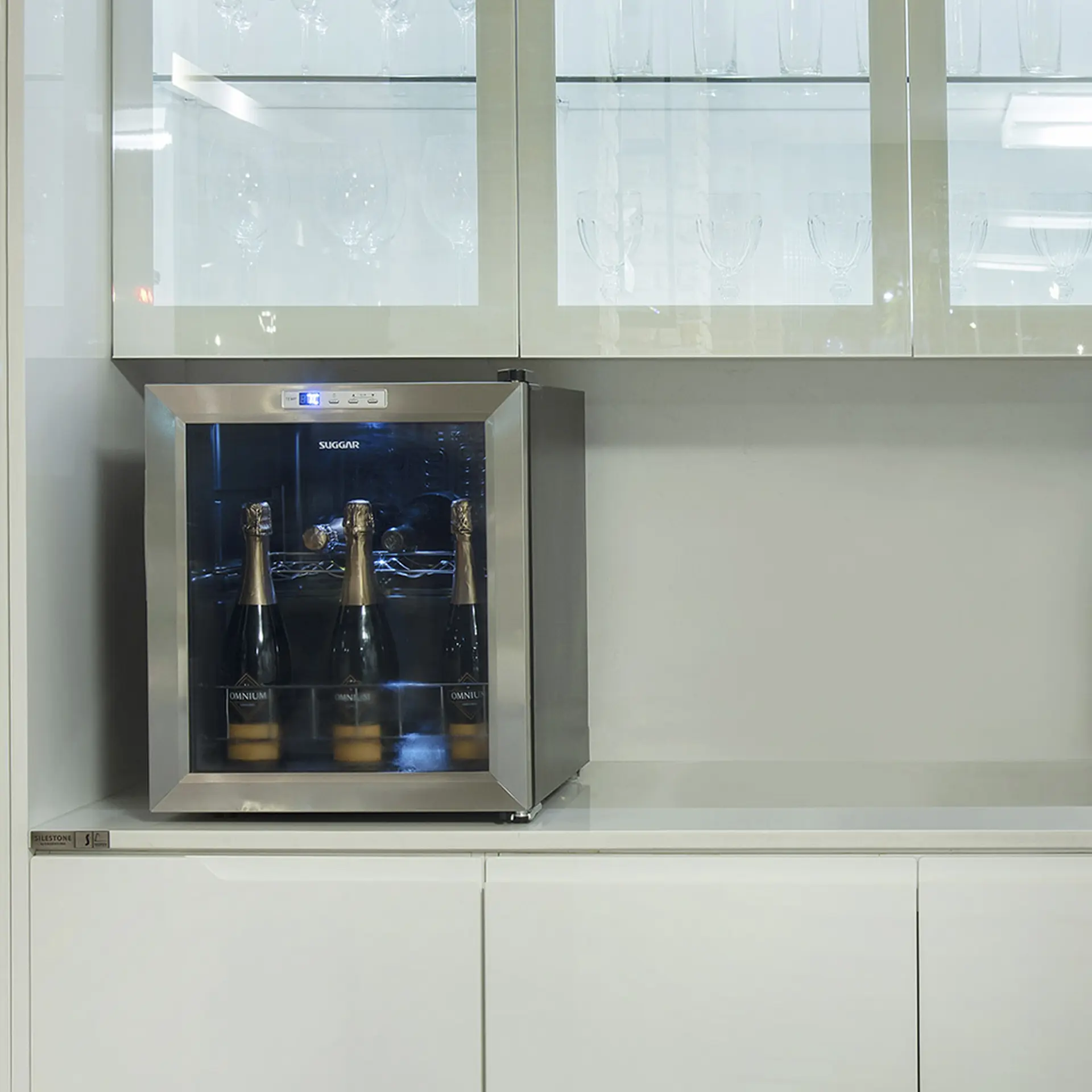 Frigobar Suggar 46L 1 Porta em Vidro FB46 - Inox - 110 Volts