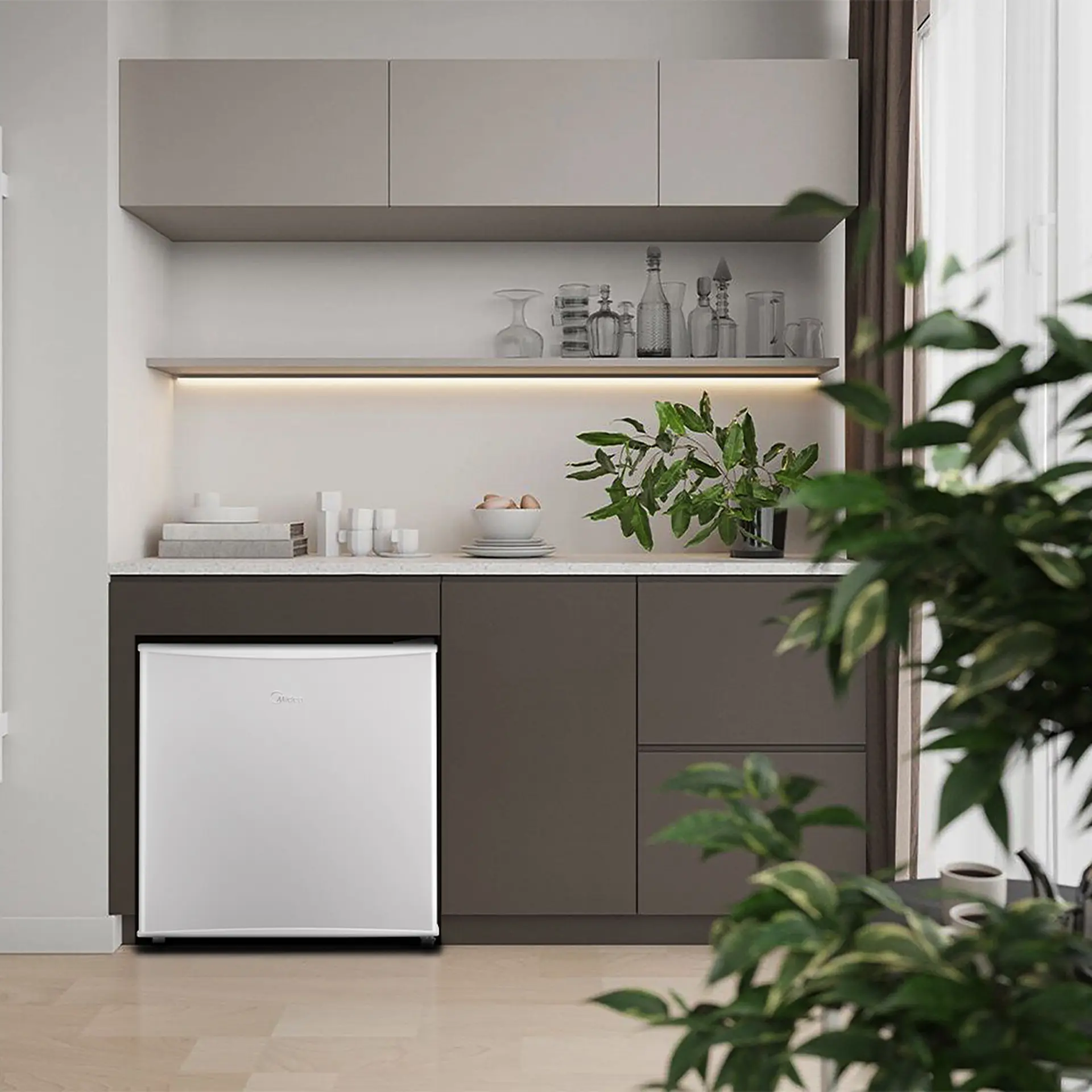 Frigobar Midea 45L 1 Porta Degelo Manual MRC06B - Branco - 110 Volts