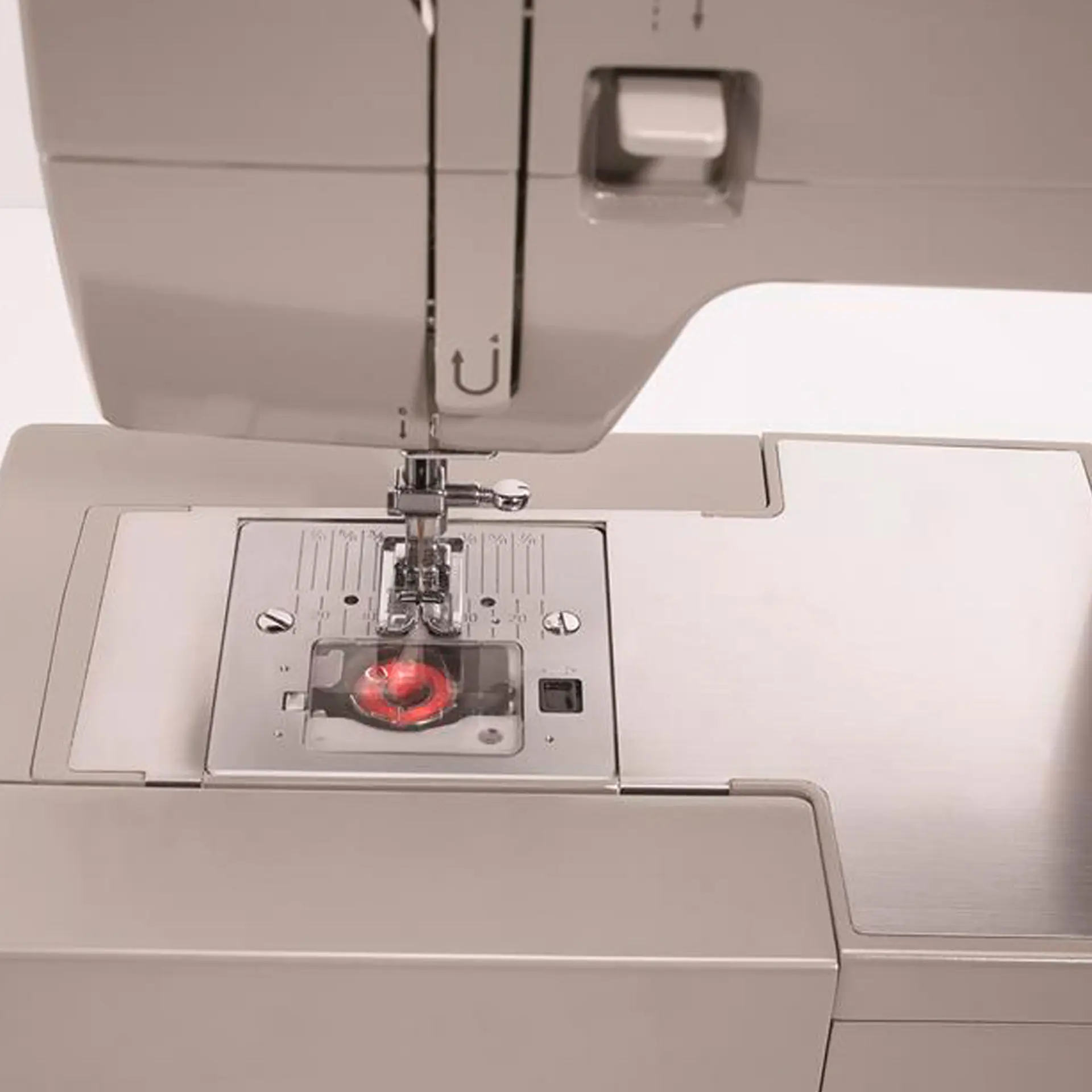 Máquina de Costura Singer Facilita Pro 4423 22 Pontos Base em Aço - Cinza - 110 Volts