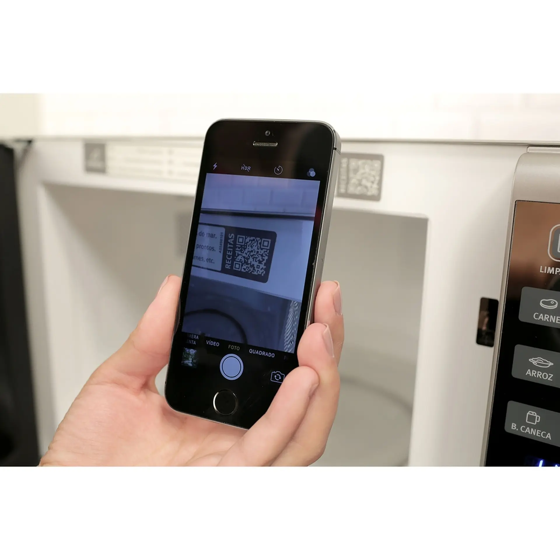 Micro-ondas Electrolux 31L 1500W Espelhado Painel integrado Tira Odor MI41S - Cinza - 220 Volts