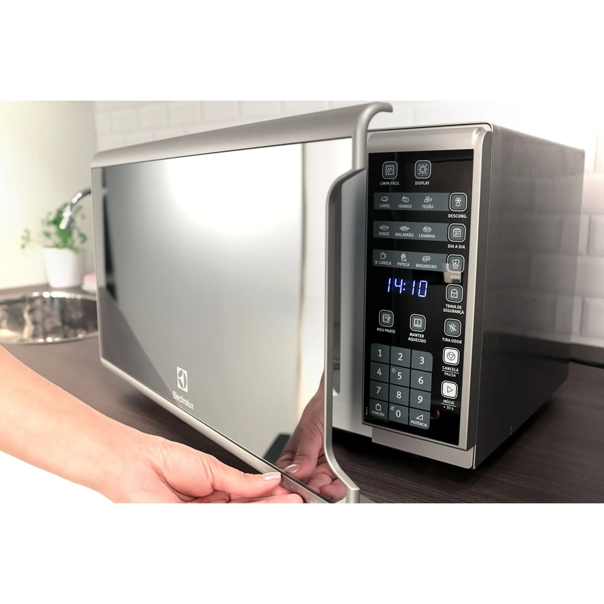 Micro-ondas Electrolux 31L 1500W Espelhado Painel integrado Tira Odor MI41S - Cinza - 220 Volts