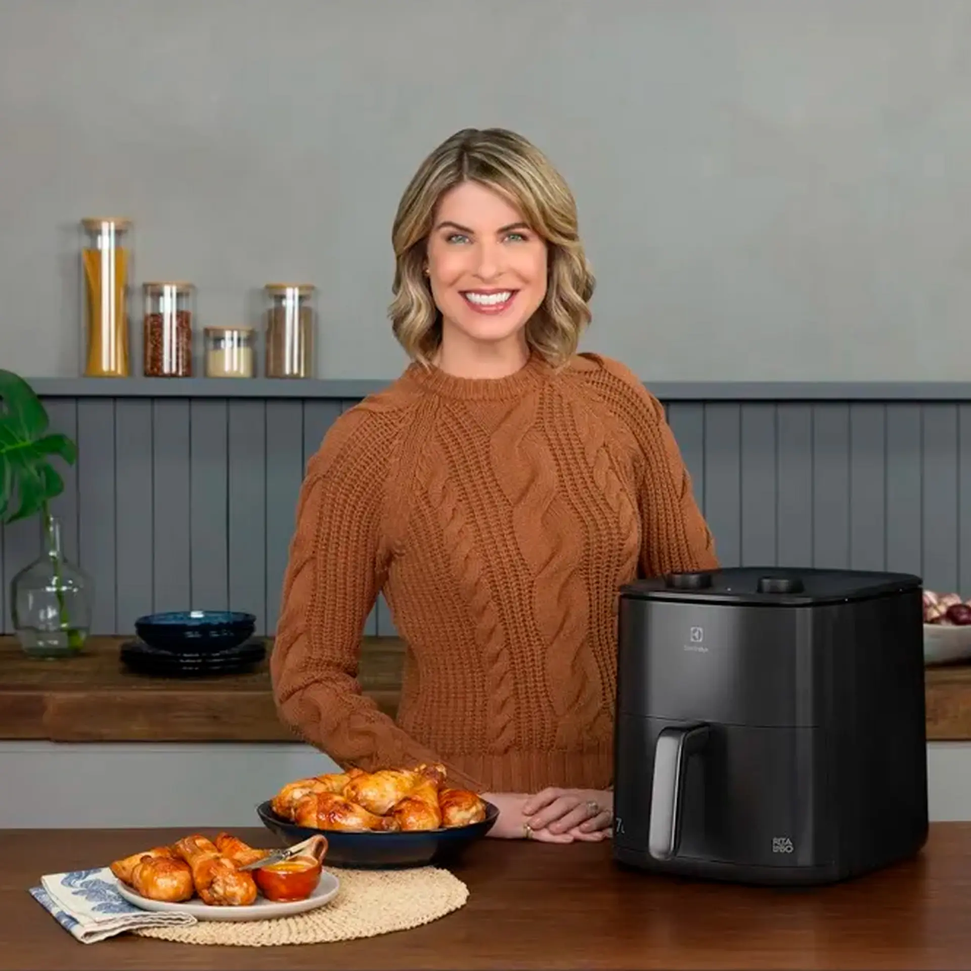 Fritadeira Elétrica Electrolux Efficiente 7L 1700W - Preto - 110 Volts