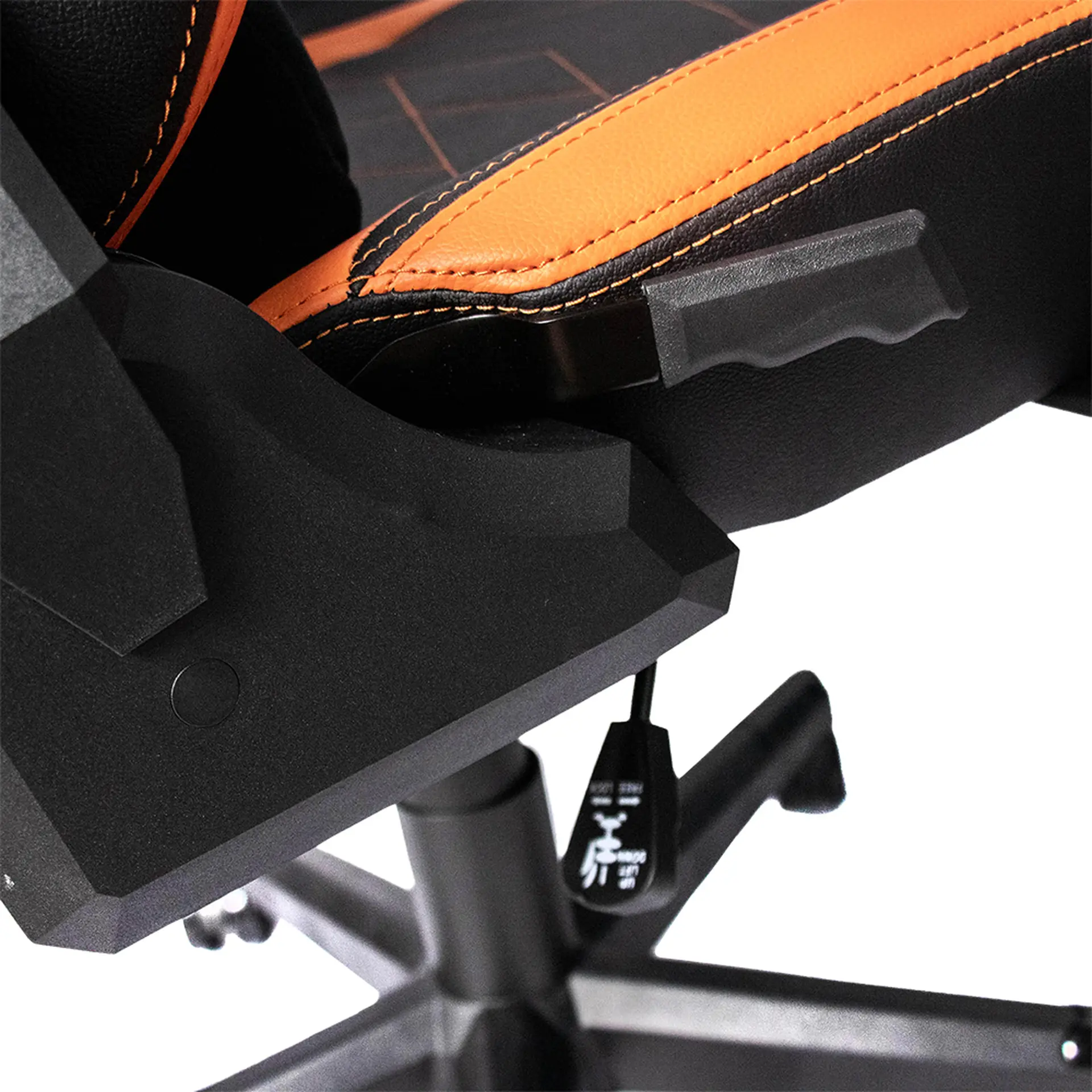 Cadeira Gamer Zone Titan Pro Giratória com Encosto Reclinável - Laranja/Preto