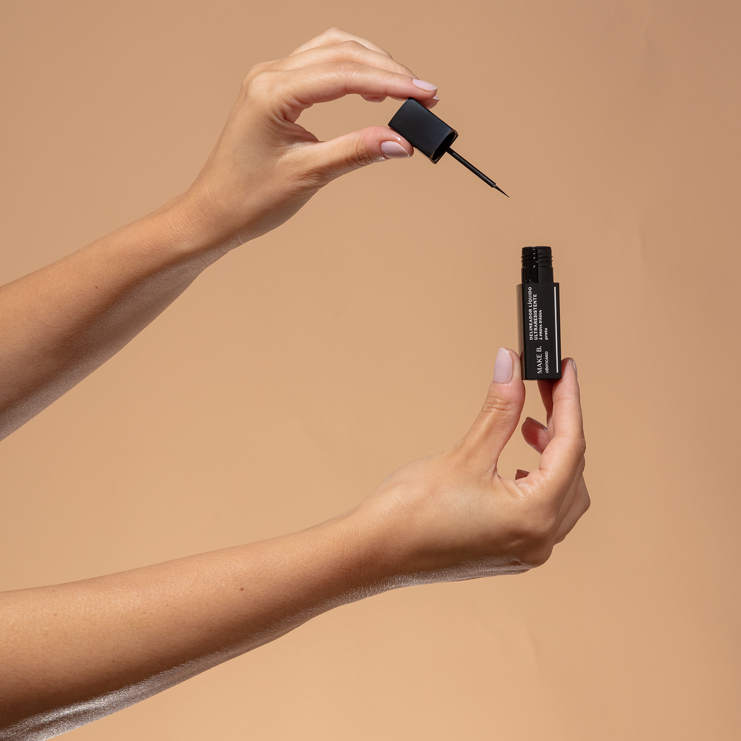 Delineador Líquido Para Olhos Preto Make B.